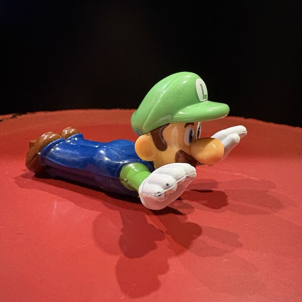 Super Mario Bros Flying Luigi Nintendo McDonald's Toy Action Figure 2017